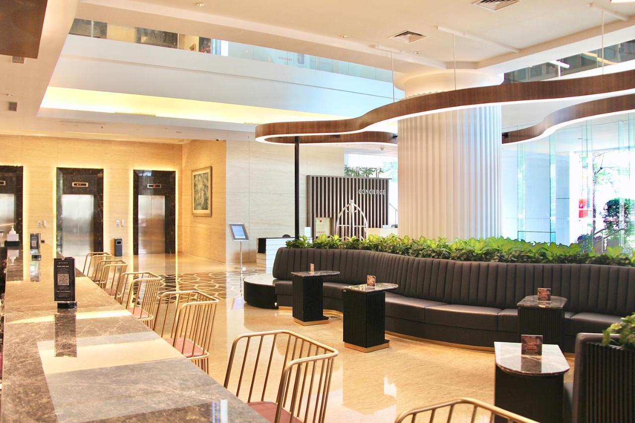 Js Luwansa Hotel & Convention Center Джакарта Екстериор снимка