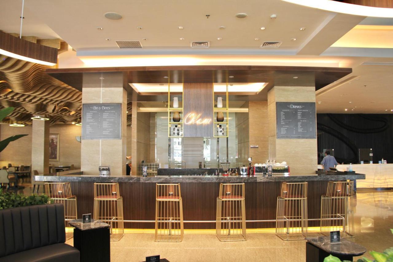 Js Luwansa Hotel & Convention Center Джакарта Екстериор снимка