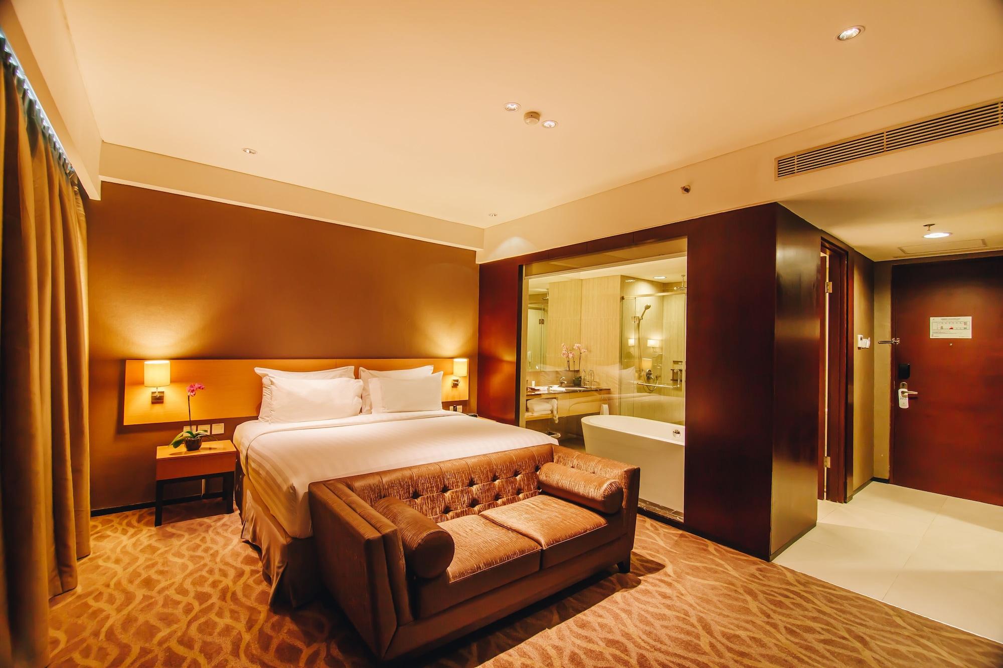 Js Luwansa Hotel & Convention Center Джакарта Екстериор снимка