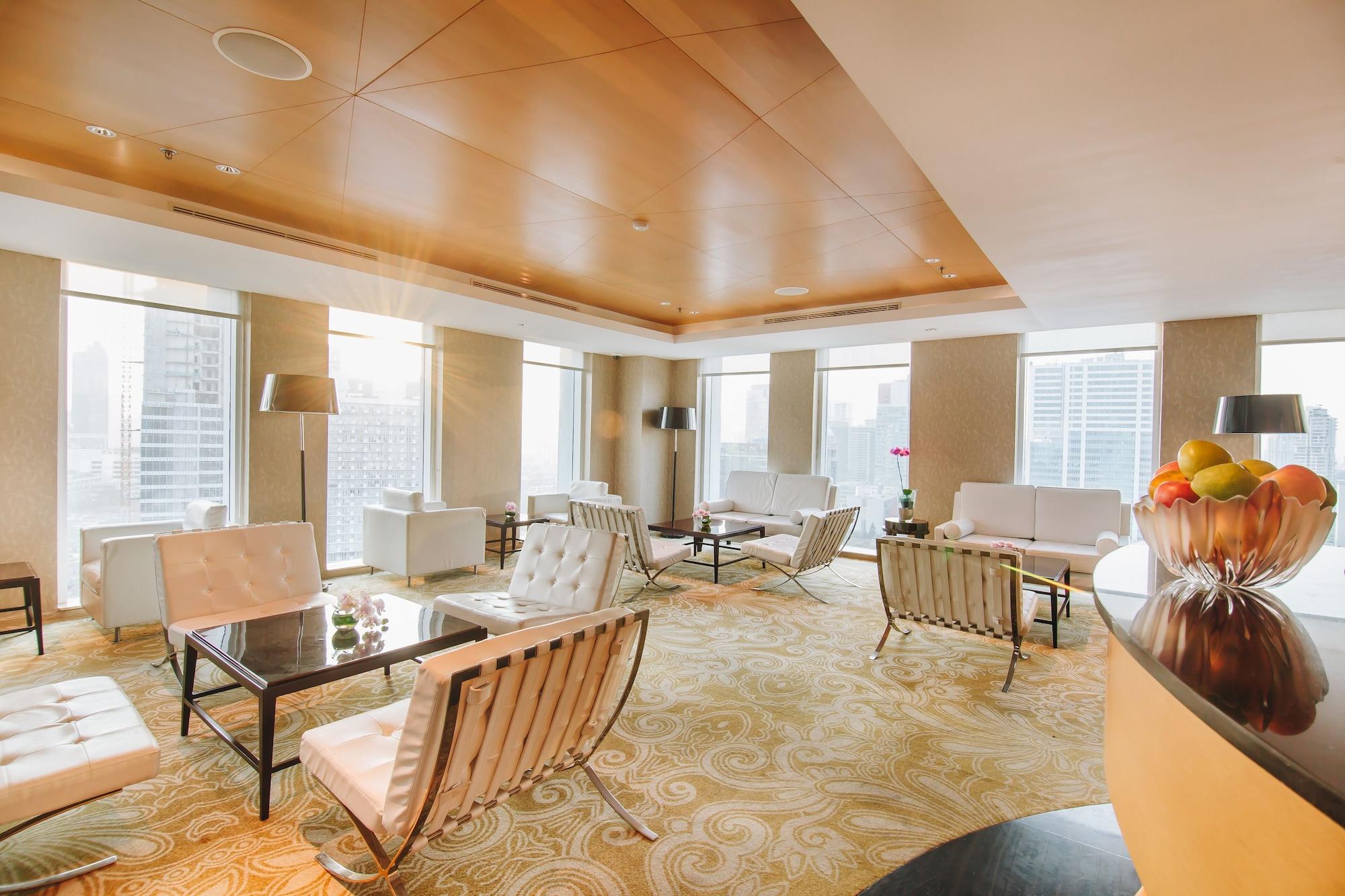Js Luwansa Hotel & Convention Center Джакарта Екстериор снимка