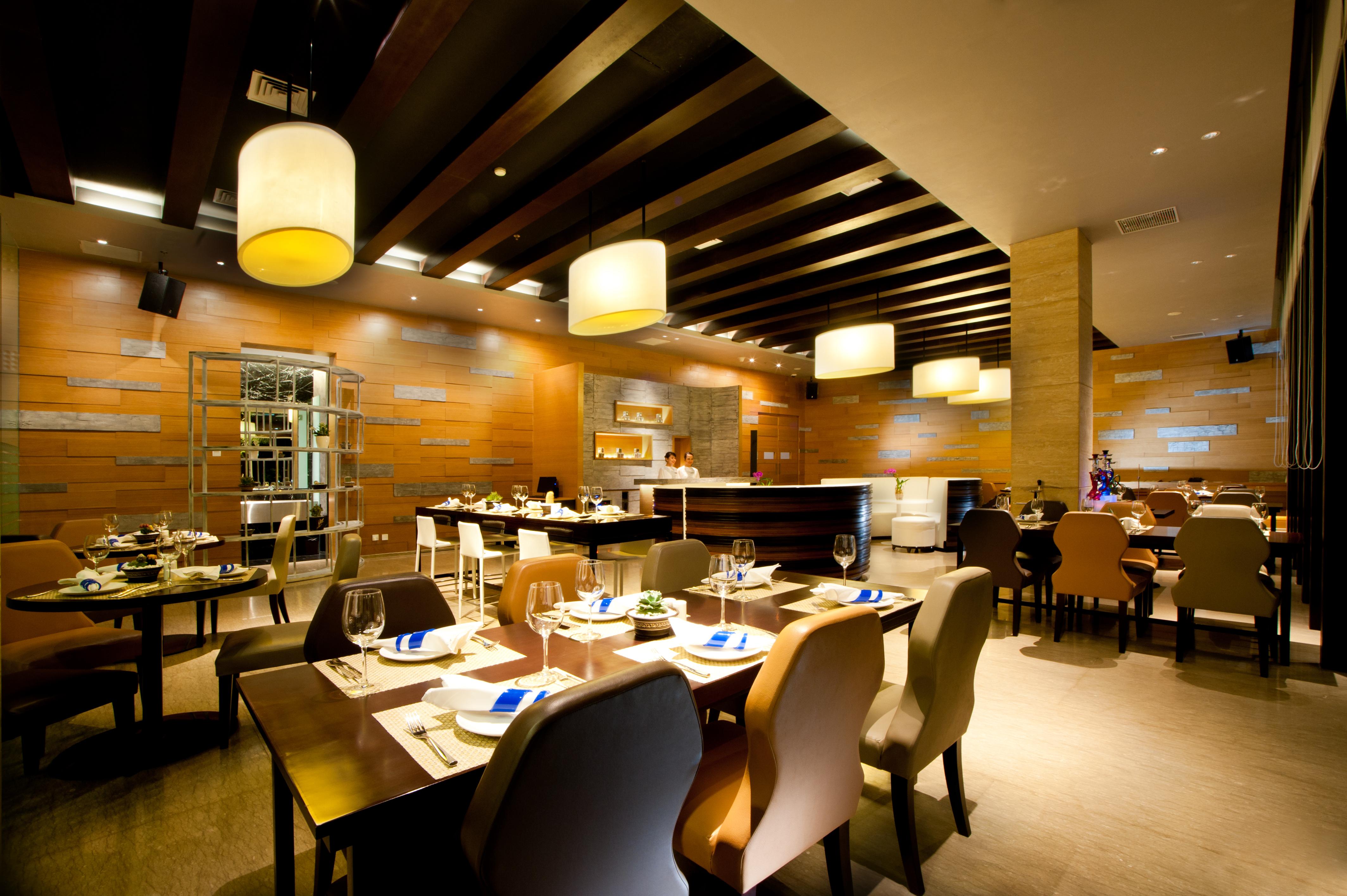 Js Luwansa Hotel & Convention Center Джакарта Екстериор снимка