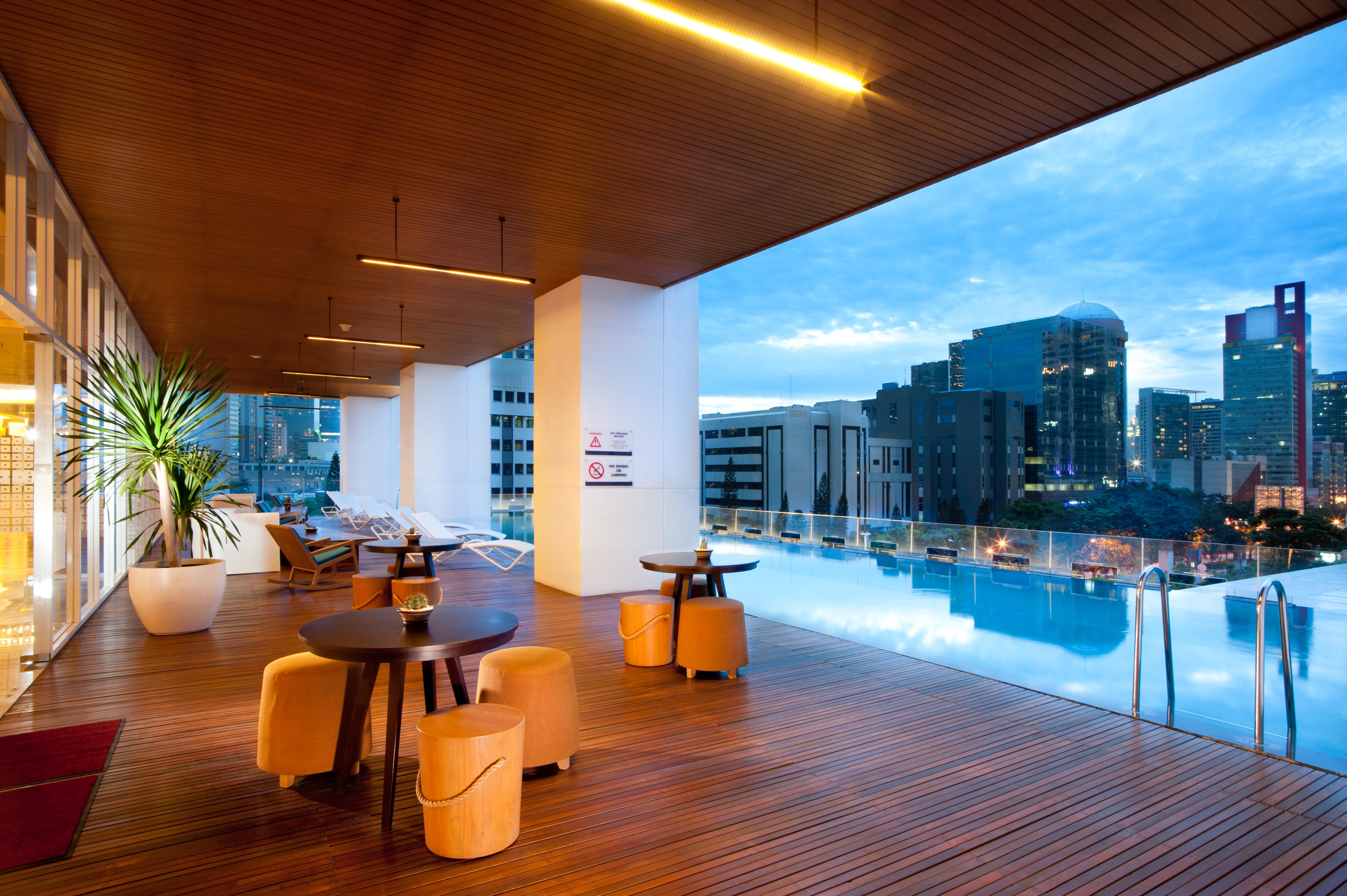 Js Luwansa Hotel & Convention Center Джакарта Екстериор снимка