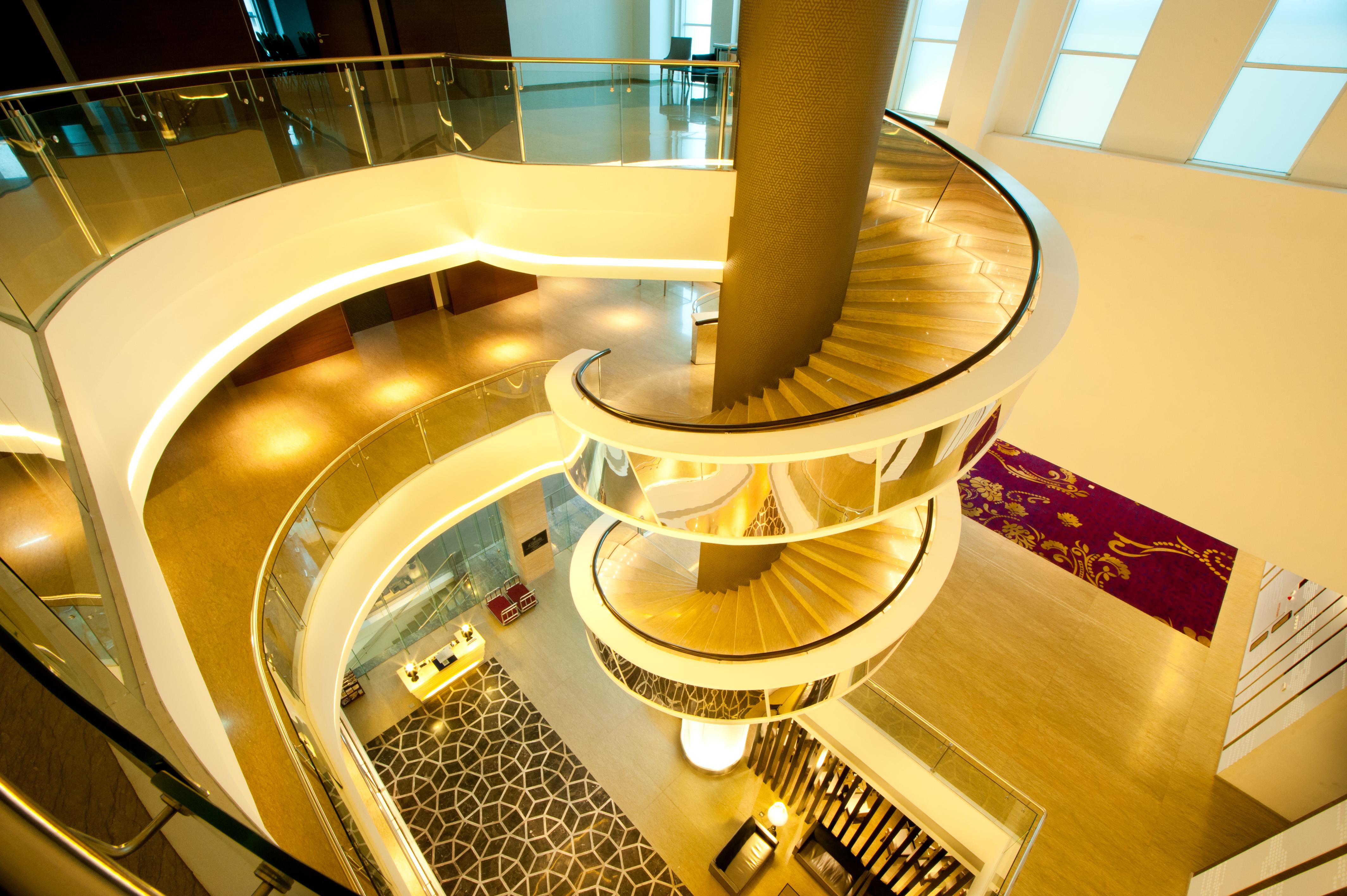 Js Luwansa Hotel & Convention Center Джакарта Екстериор снимка