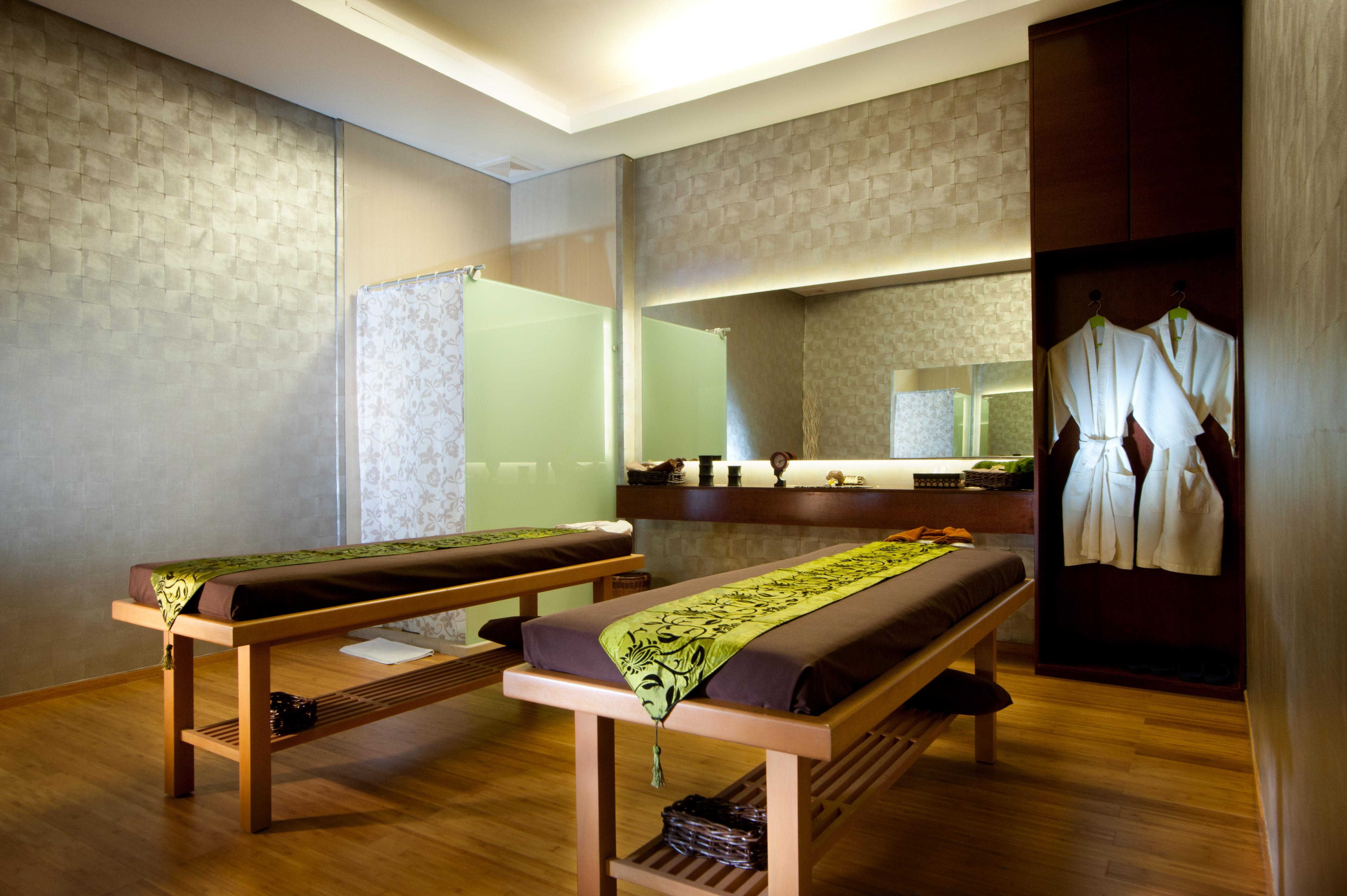 Js Luwansa Hotel & Convention Center Джакарта Екстериор снимка