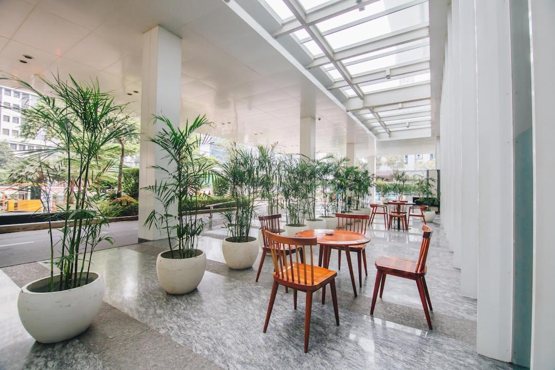 Js Luwansa Hotel & Convention Center Джакарта Екстериор снимка