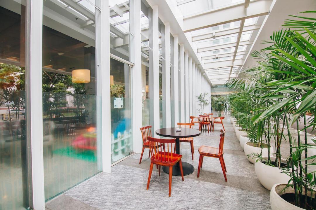 Js Luwansa Hotel & Convention Center Джакарта Екстериор снимка