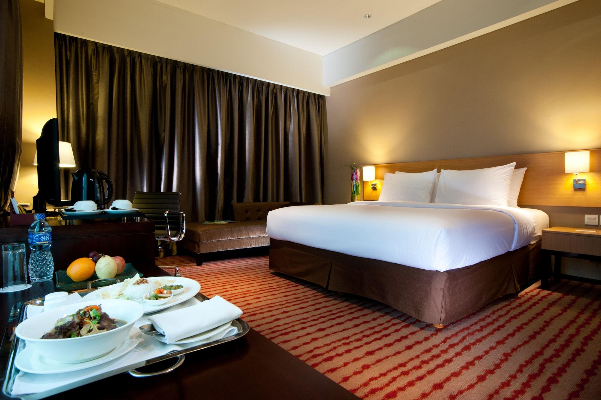 Js Luwansa Hotel & Convention Center Джакарта Екстериор снимка