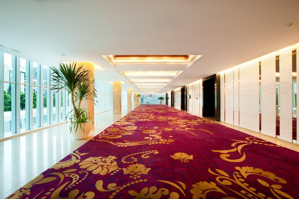 Js Luwansa Hotel & Convention Center Джакарта Екстериор снимка