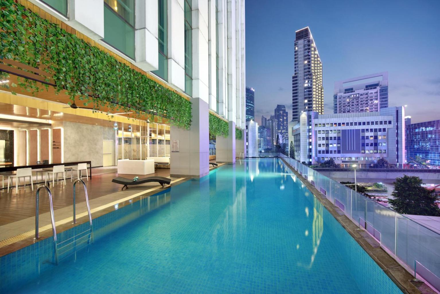 Js Luwansa Hotel & Convention Center Джакарта Екстериор снимка