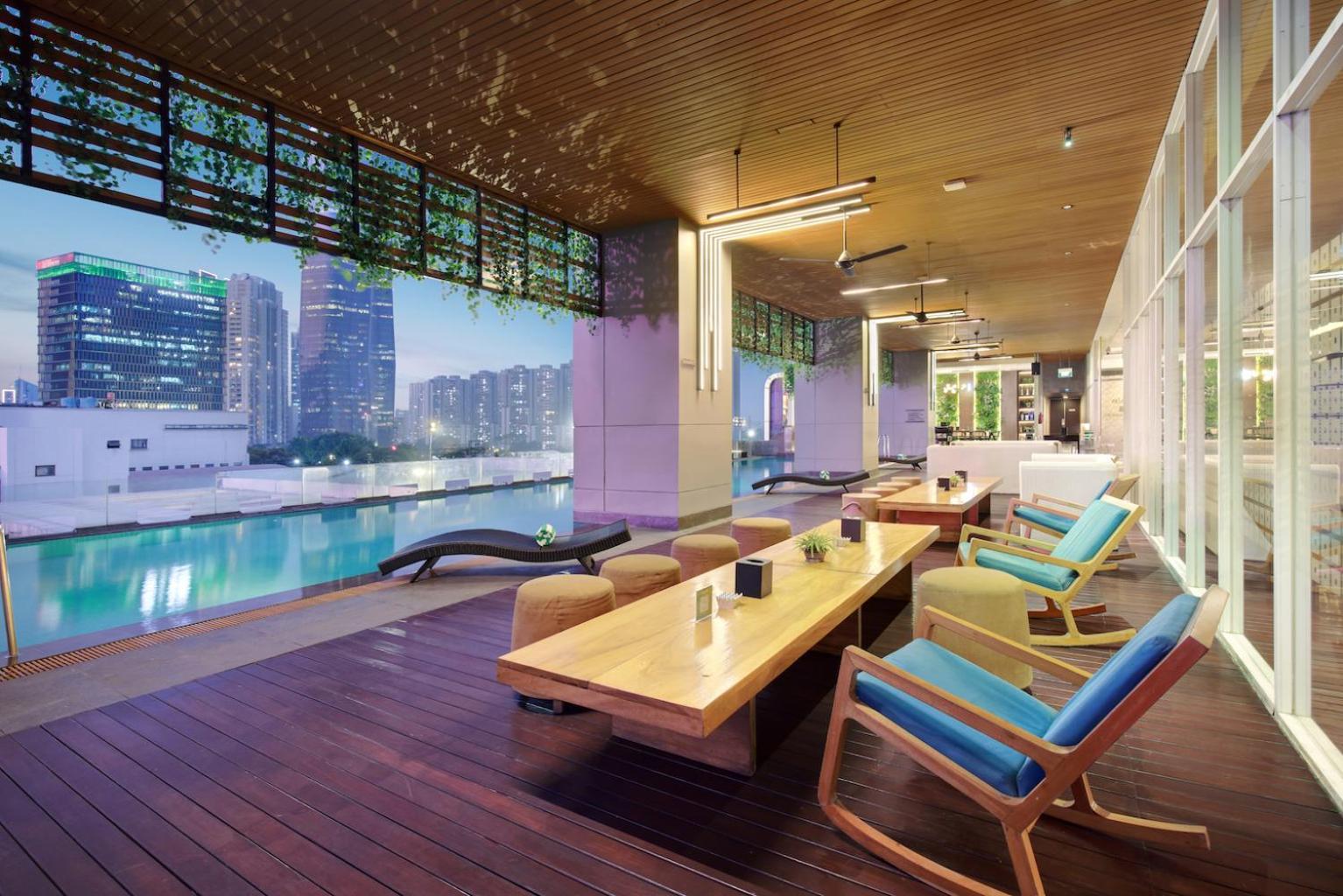 Js Luwansa Hotel & Convention Center Джакарта Екстериор снимка