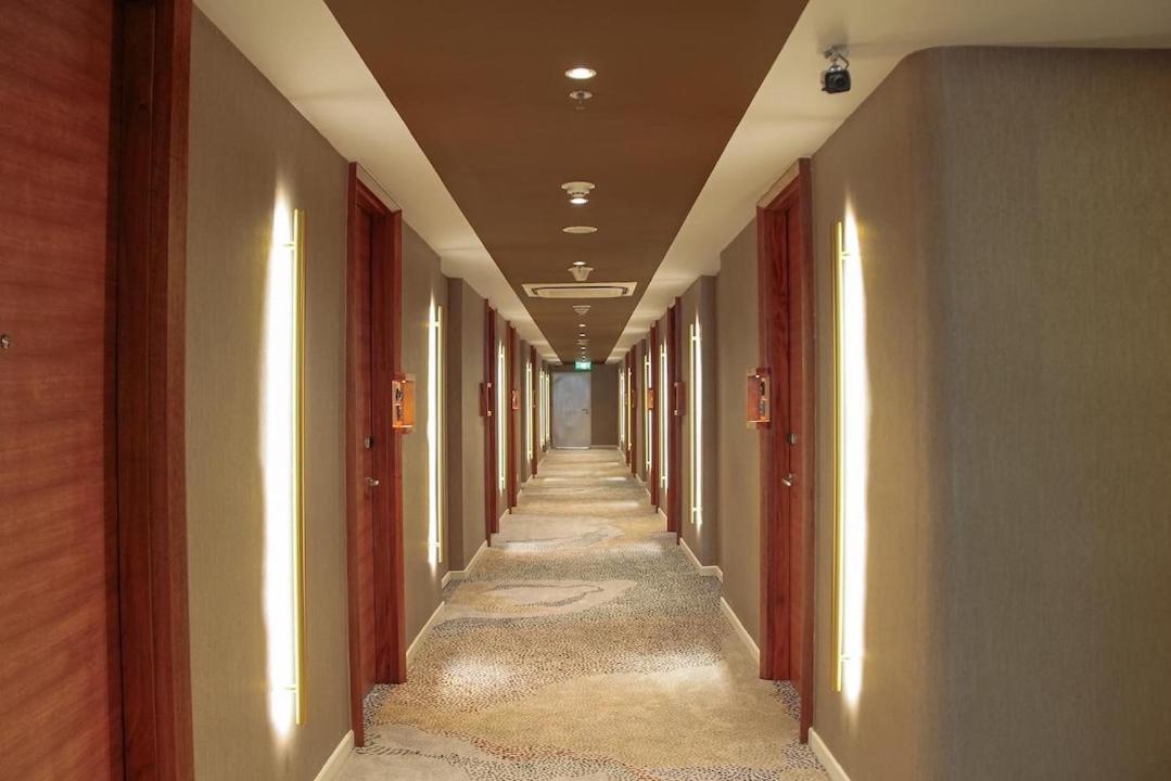 Js Luwansa Hotel & Convention Center Джакарта Екстериор снимка