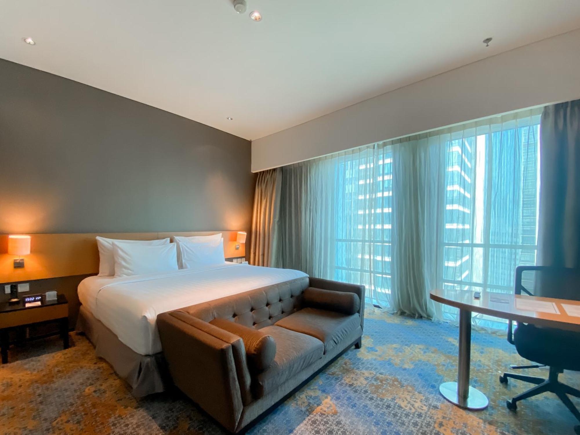 Js Luwansa Hotel & Convention Center Джакарта Екстериор снимка