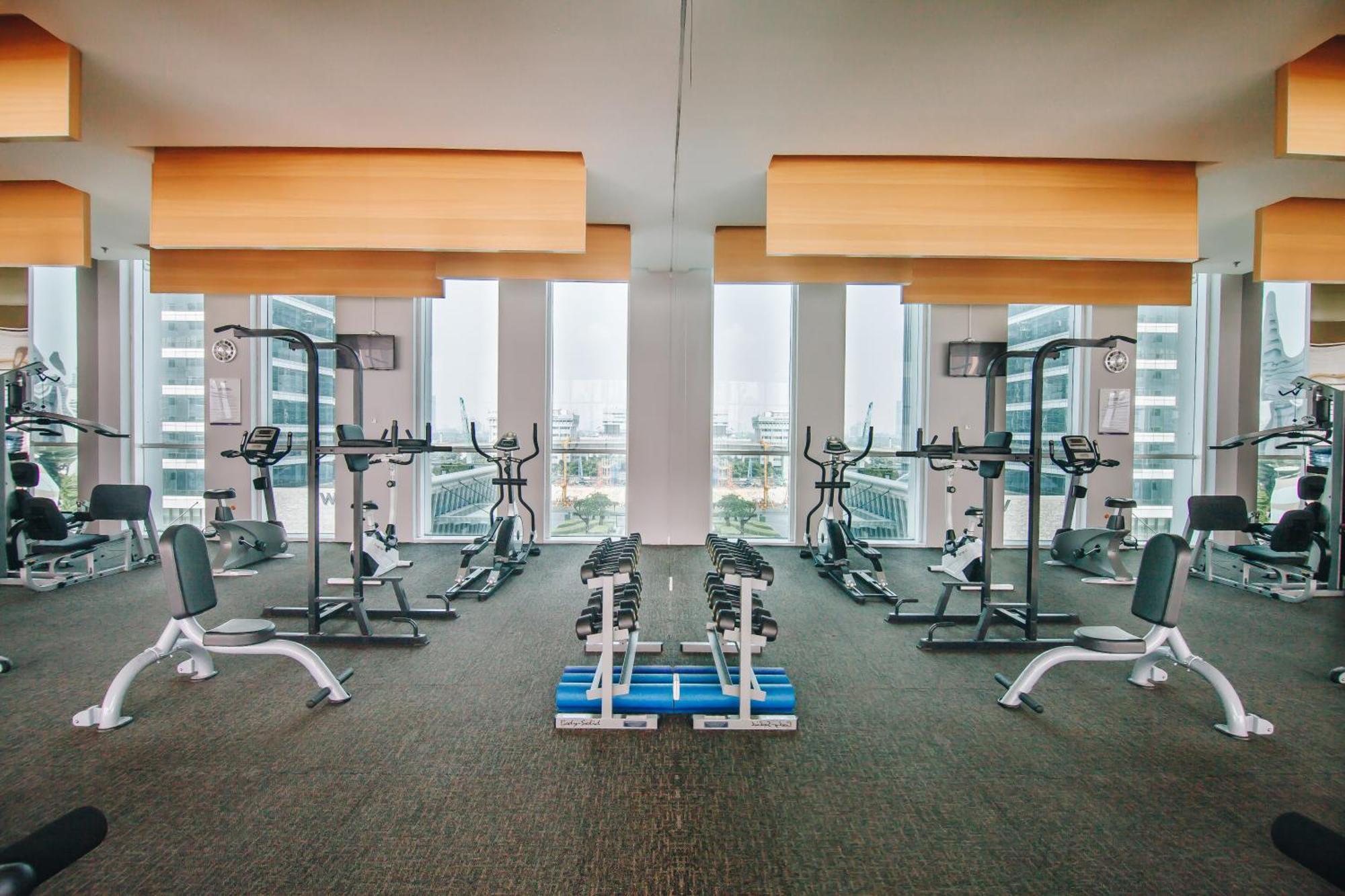Js Luwansa Hotel & Convention Center Джакарта Екстериор снимка