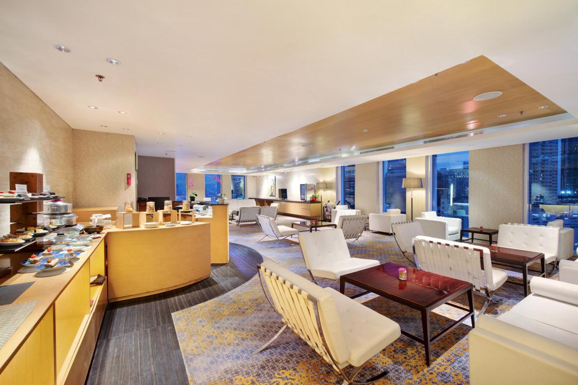 Js Luwansa Hotel & Convention Center Джакарта Екстериор снимка