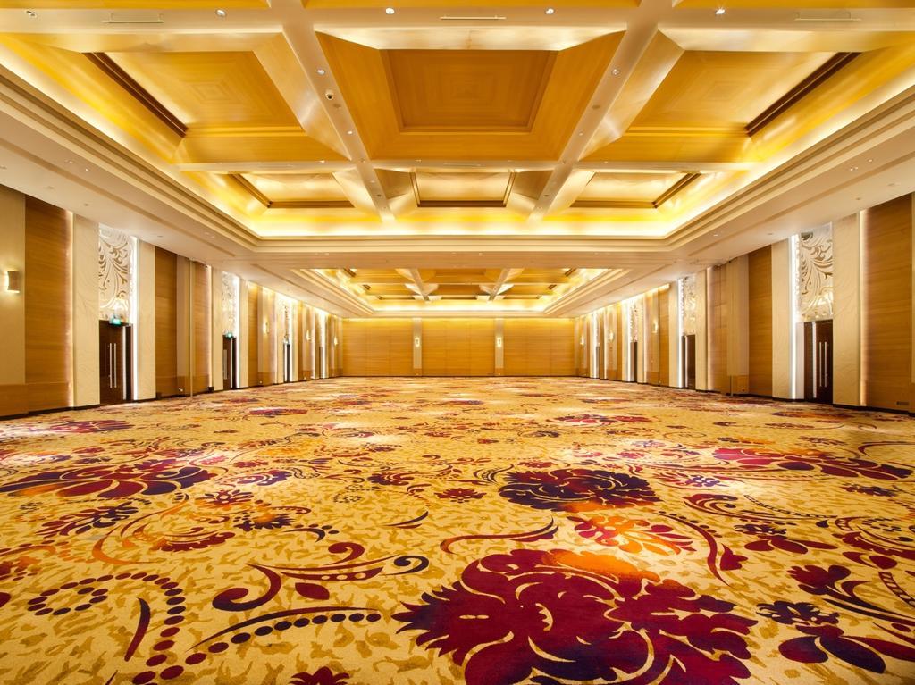 Js Luwansa Hotel & Convention Center Джакарта Екстериор снимка